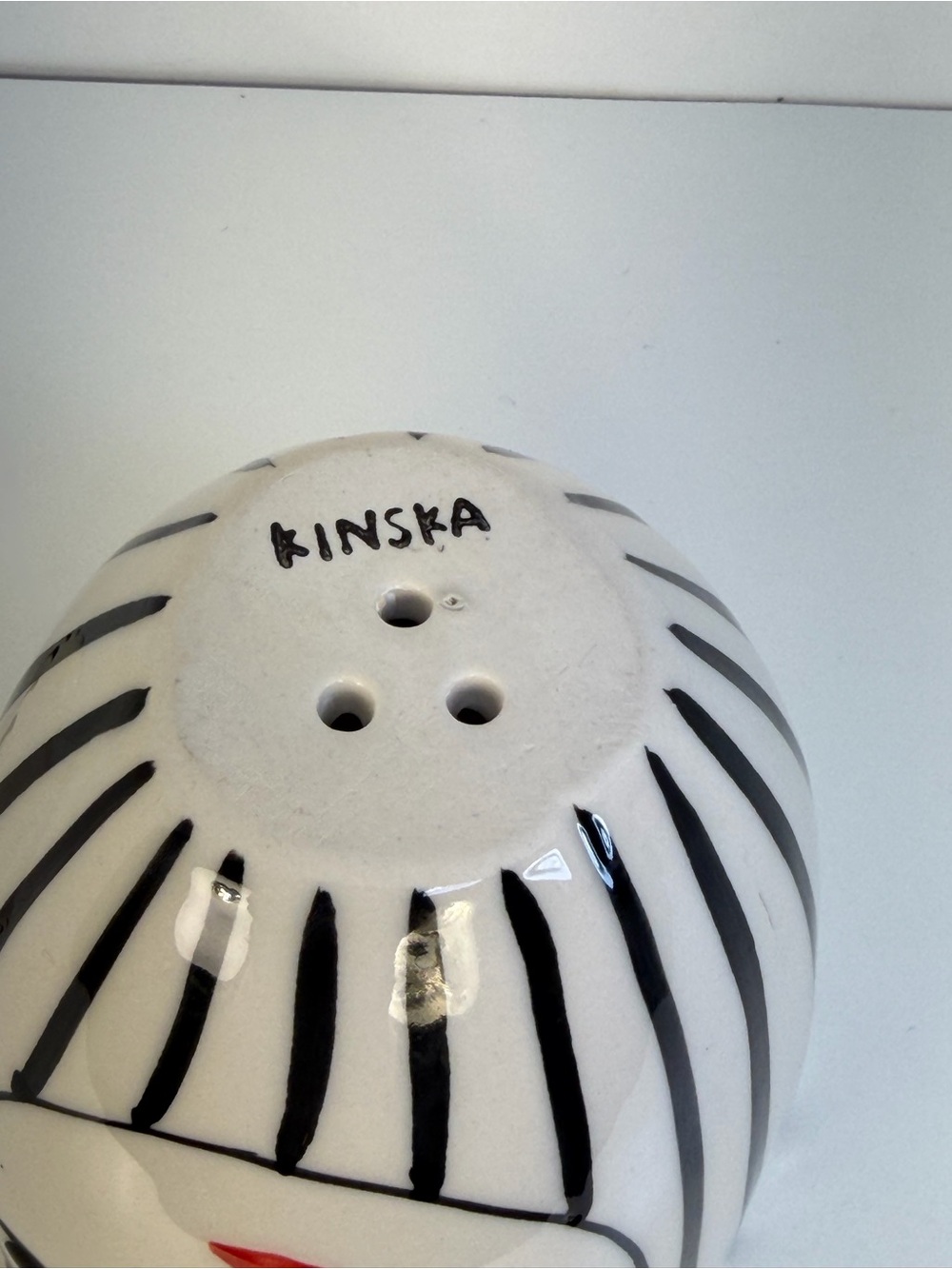 Kinska/Anthropologie White Ceramic Face Planter with Black Stripes and Red Lips - Picture 6 of 8